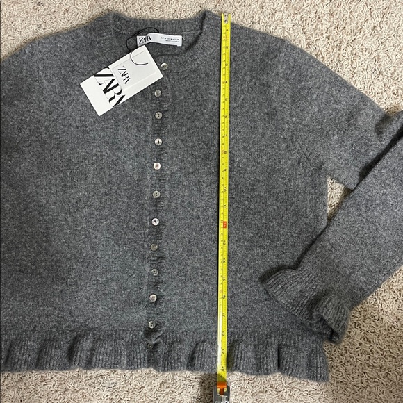 Zara Gray Ruffle Knit Cardigan Size M NWT - Picture 7 of 7